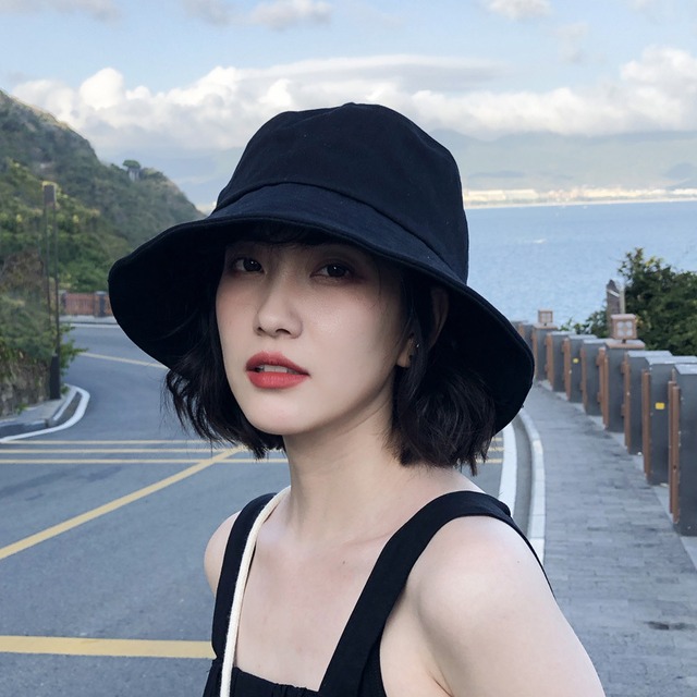 帽子 ビーチ 道路にいる7331220679