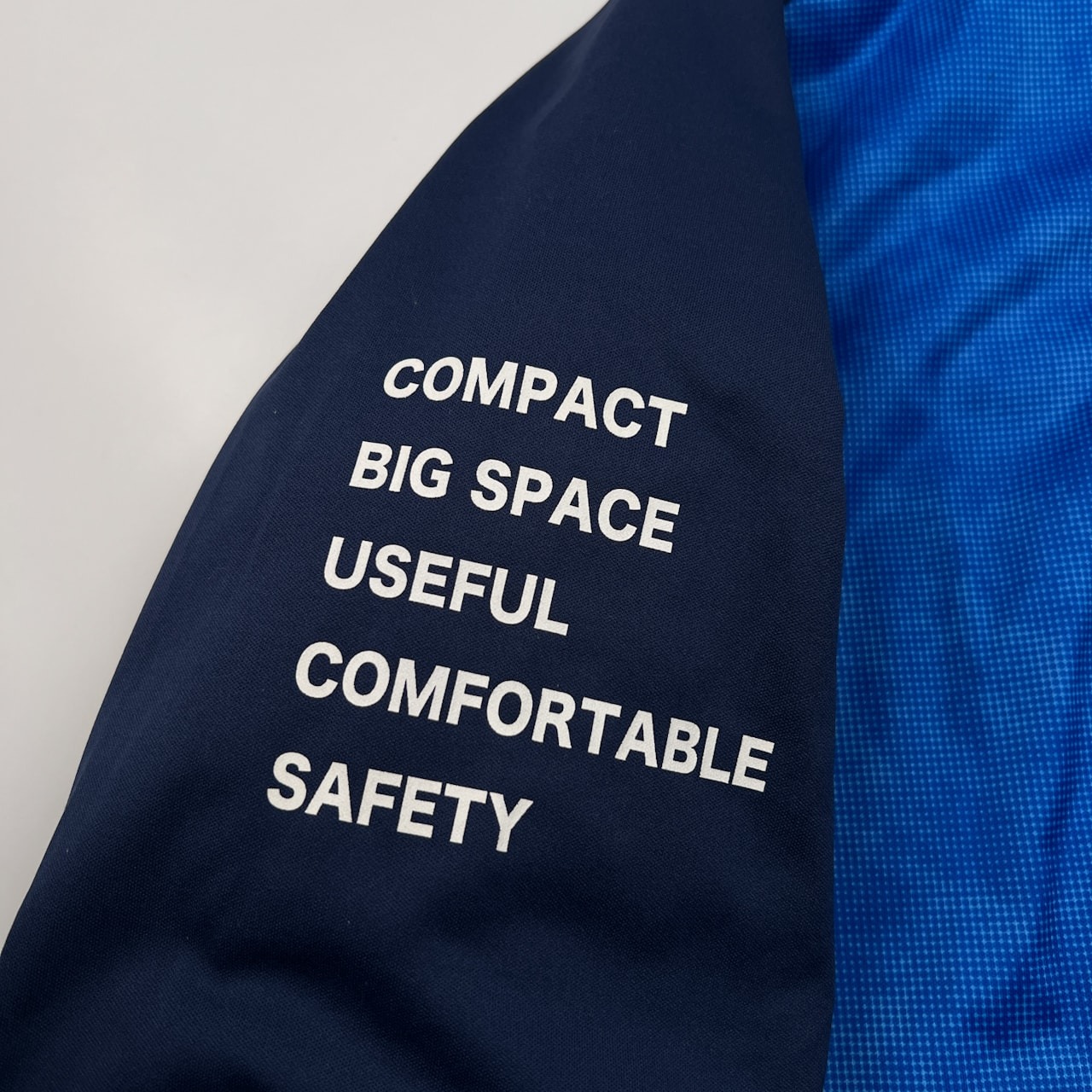 希少 レア SUZUKI スズキ SOLIO HYBRID プリント 中綿 ジャケット ジャンパー ブルゾン サイズ M /ブルー×ネイビー