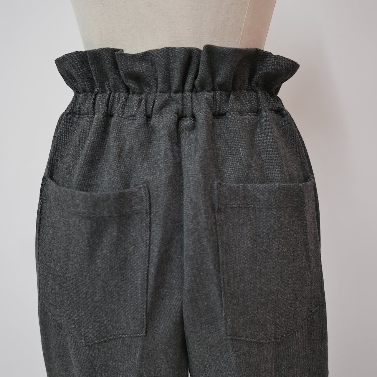 スラックスイージーパンツ(チャコールグレー) | LINKABLE