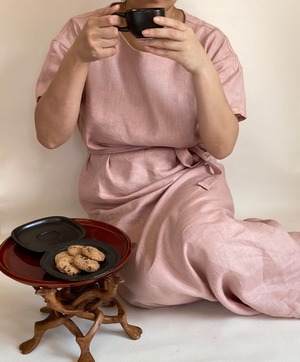 麻/リネン100%涼しいゆったり腰紐ワンピース（ピンク・黄・紺・黒・白/半袖）