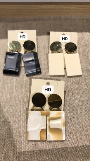 スクエアピアス