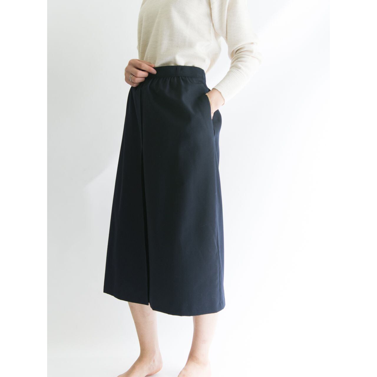 Midi length front pleat skirt（ミディ丈フロントプリーツスカート）2c