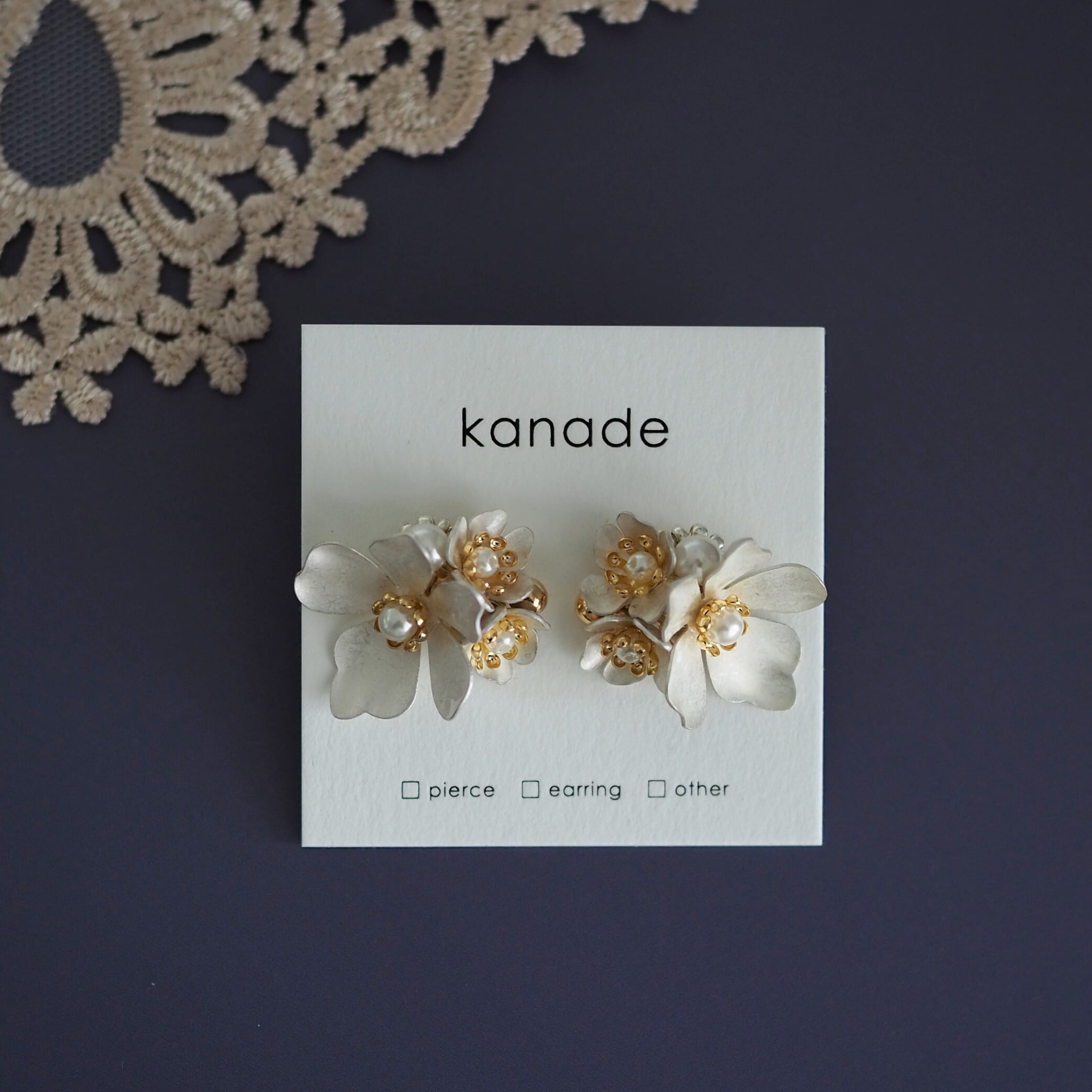 white bouquet ピアス/イヤリング | kanade