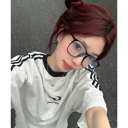 2024夏 韓国可愛い風トップス Tシャツ ファッション系 半袖 スリムフィット サイド ペイントシルエットゆったり丈 休日レディースサイズ韓国Vネック おしゃれ カジュアル メンズライク T