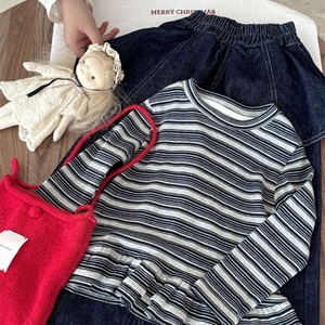 秋レトロフリル裾ＴシャツORジンズ