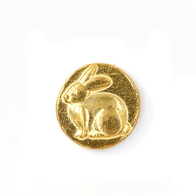 【純金 兎年のお守りコイン型チャーム(小)】 24金 K24 御守り うさぎ 卯年 厄除け 縁結び 飛躍