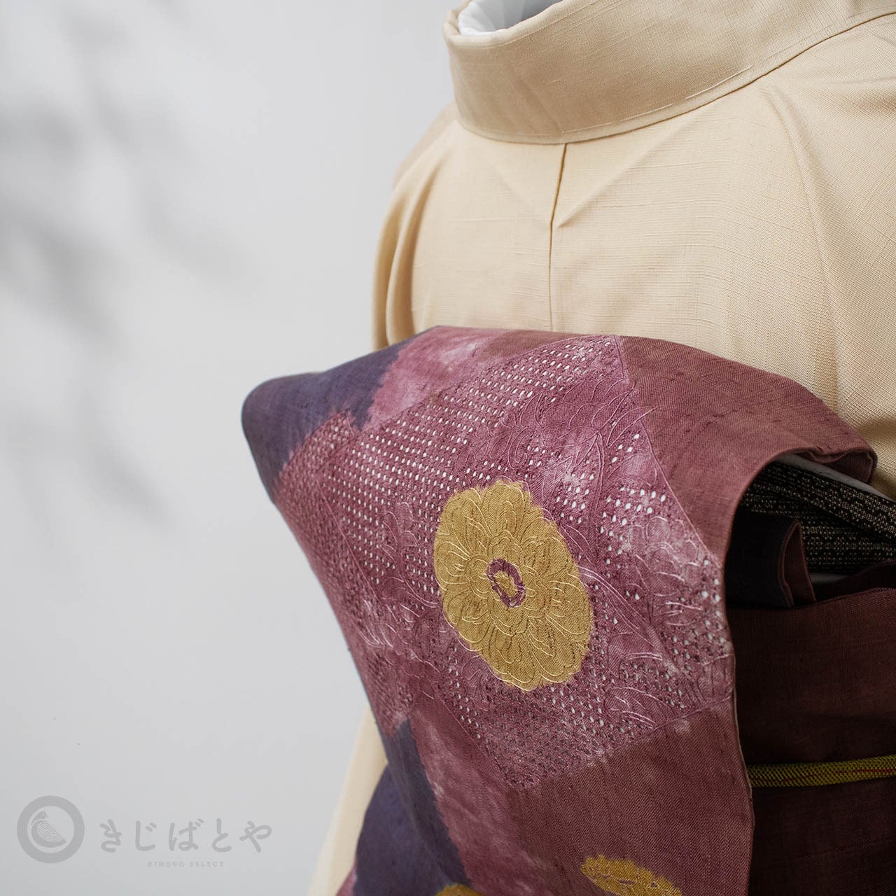 正絹紬 葡萄酒色に刺繍のなごや | きじばとや