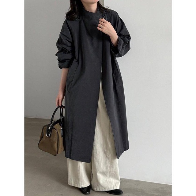 stand-collar chin-tab long coat