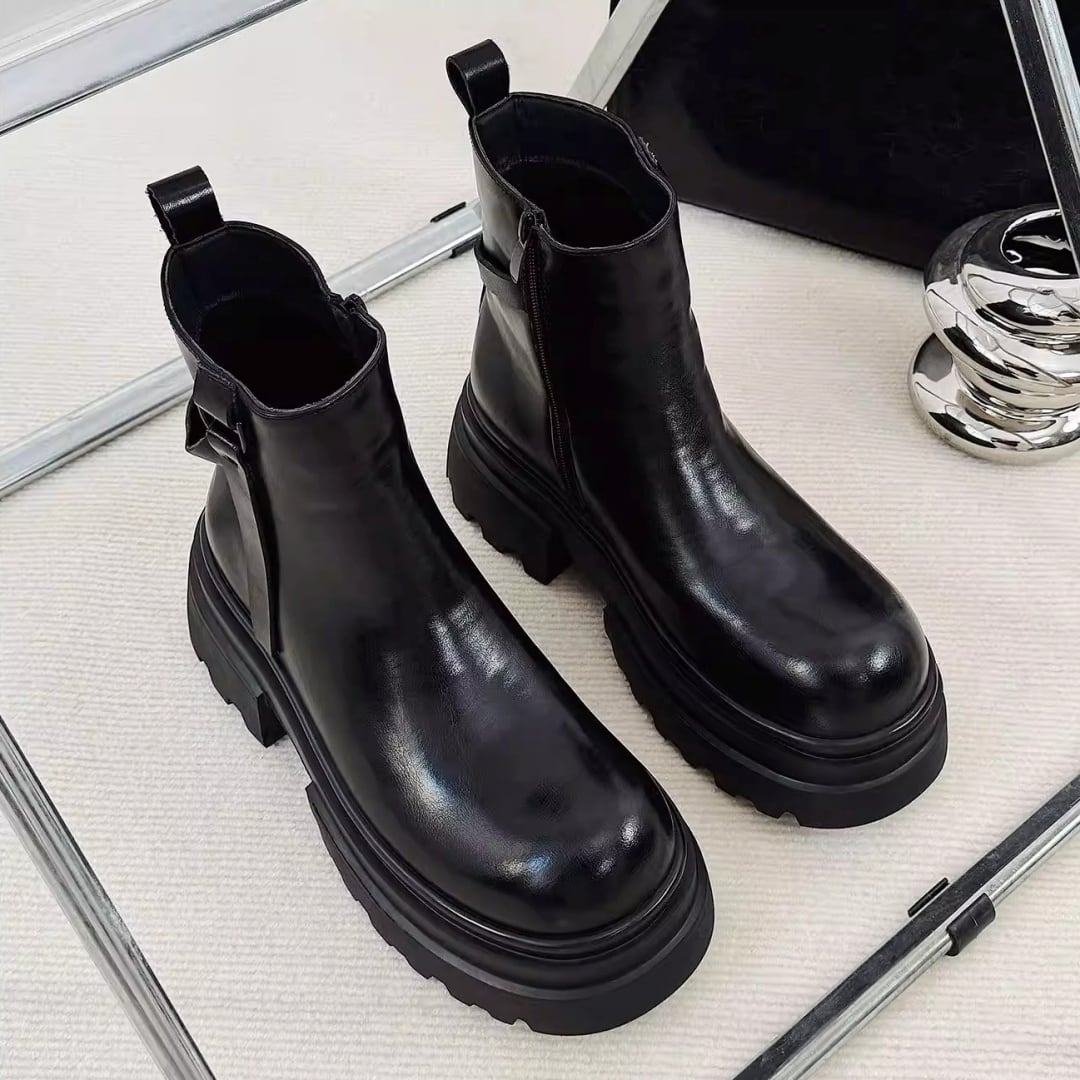 ボリュームトゥ プラットフォーム厚底アンクルブーツ D12246