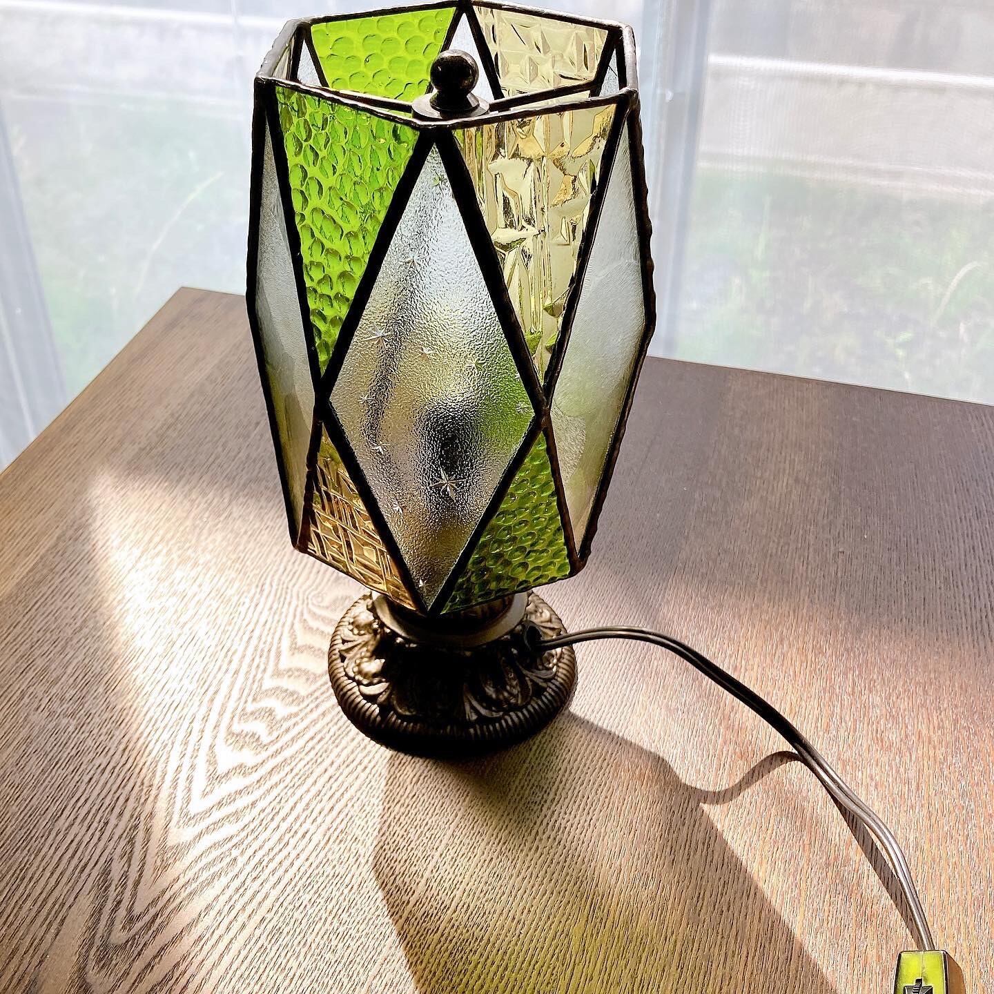 昭和レトロ 螺鈿 花柄 シェードライト シェルステンドグラスランプ 貝殻天井照明 昭和レトロ 螺鈿 花柄 シェードライト シェルステンドグラスランプ