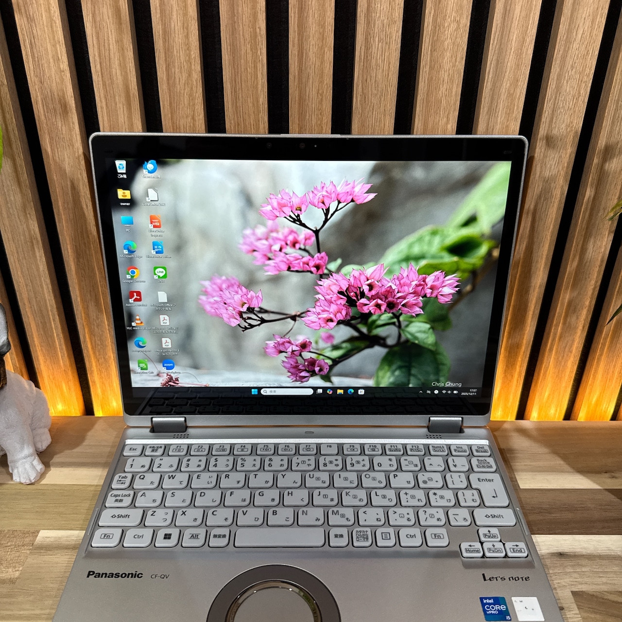 \ 公式ショップ限定価格❣️/ 希少タッチパネル式《LTEモデル》2in1【Let's note QV1】メモリ16GB SSD256GB ノートパソコン 安心サポート&3ヶ月保証付き