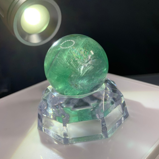 10.スフィア　透明度☆虹有り　グリーンフローライト