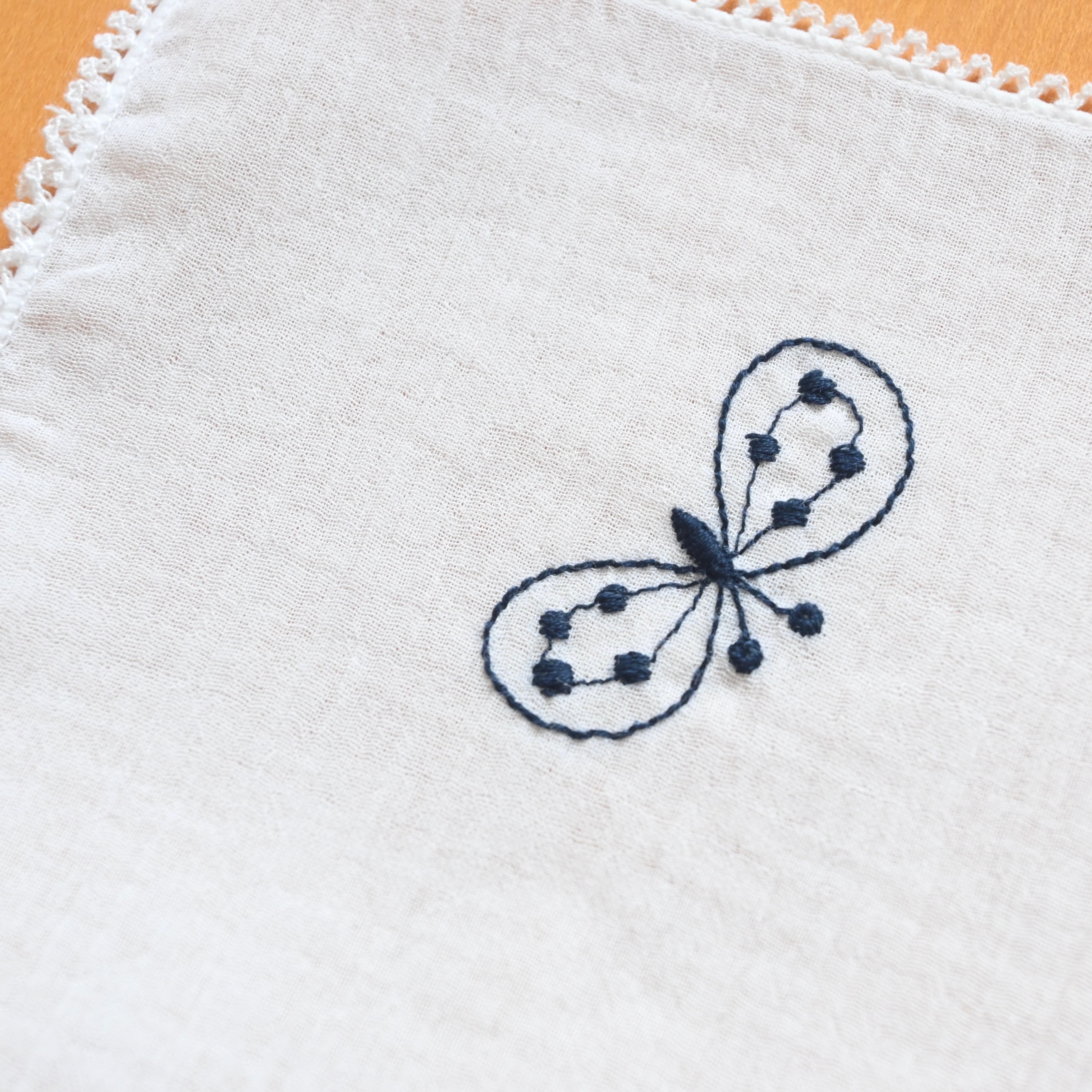 ミナペルホネンminaperhonenチョウチョ　choucho刺繍スカート ミナペルホネンminaperhonenチョウチョ choucho刺繍スカート