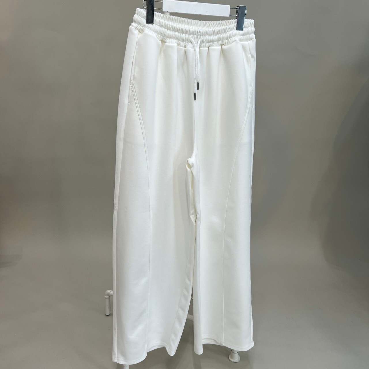 カーブ切替ワイドパンツ　5900円