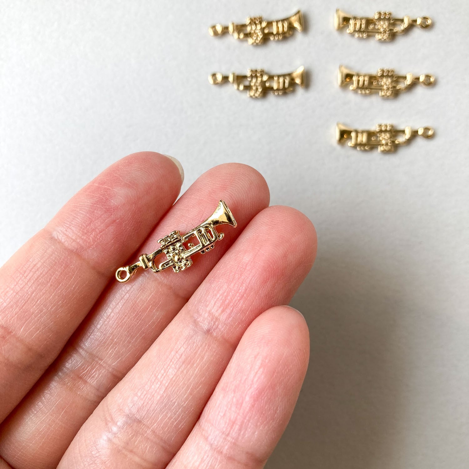 トランペットモチーフメタルチャーム | Dua-アクセサリーパーツショップ