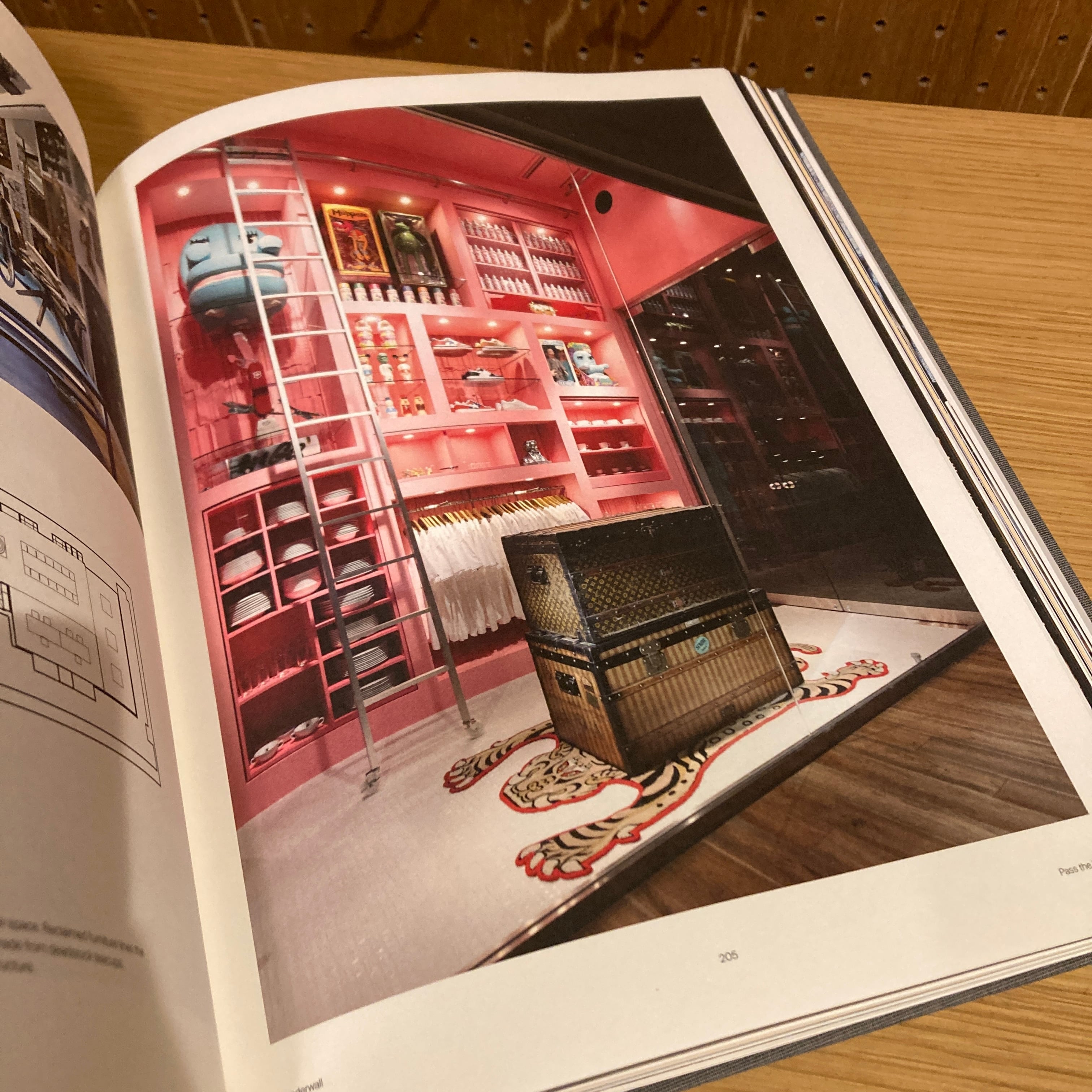 Wonderwall Case Studies: Works by a Global Interior Design Firm