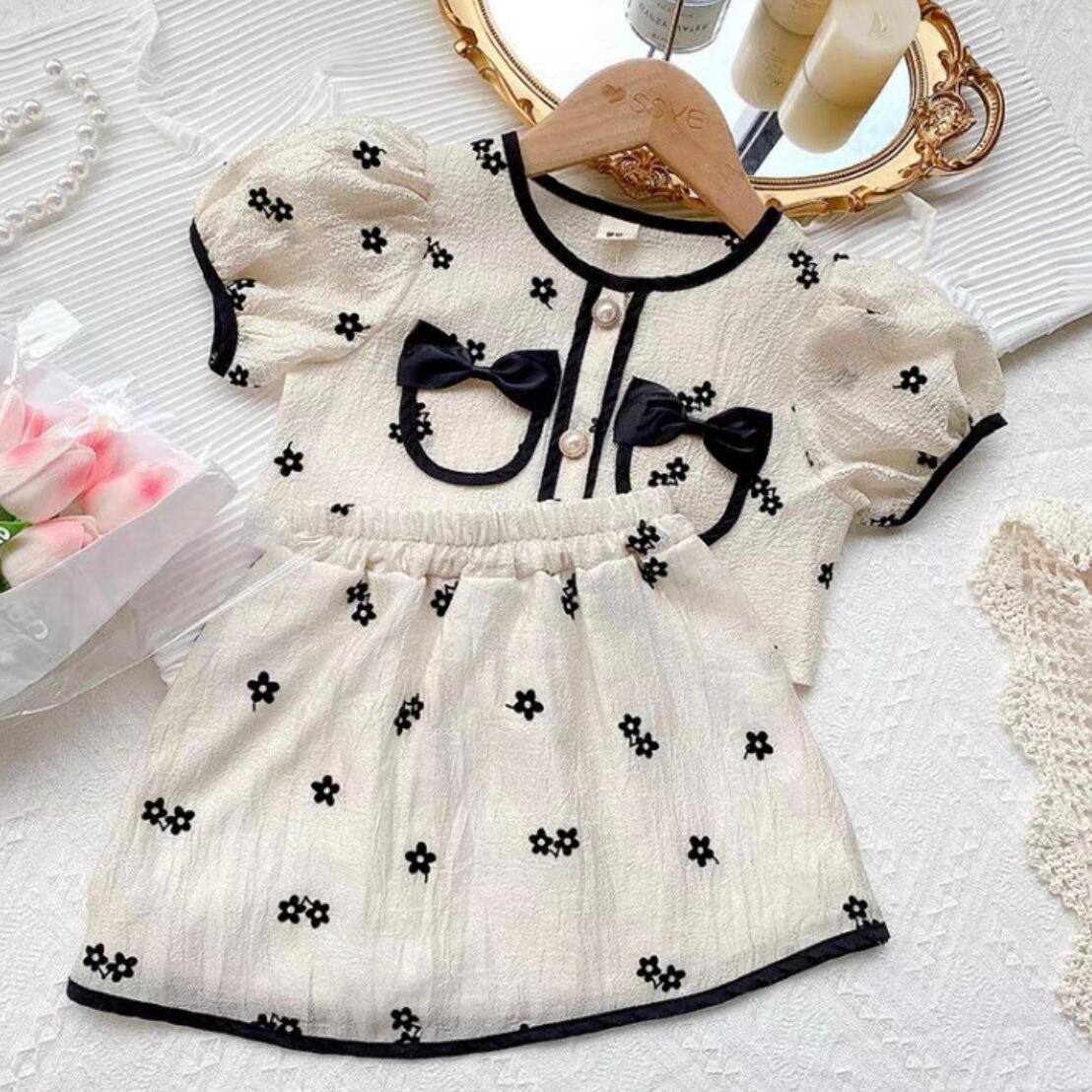 【新品】【100cm】【ホワイト】パフスリーブ花柄リボンバイカラーセットアップ