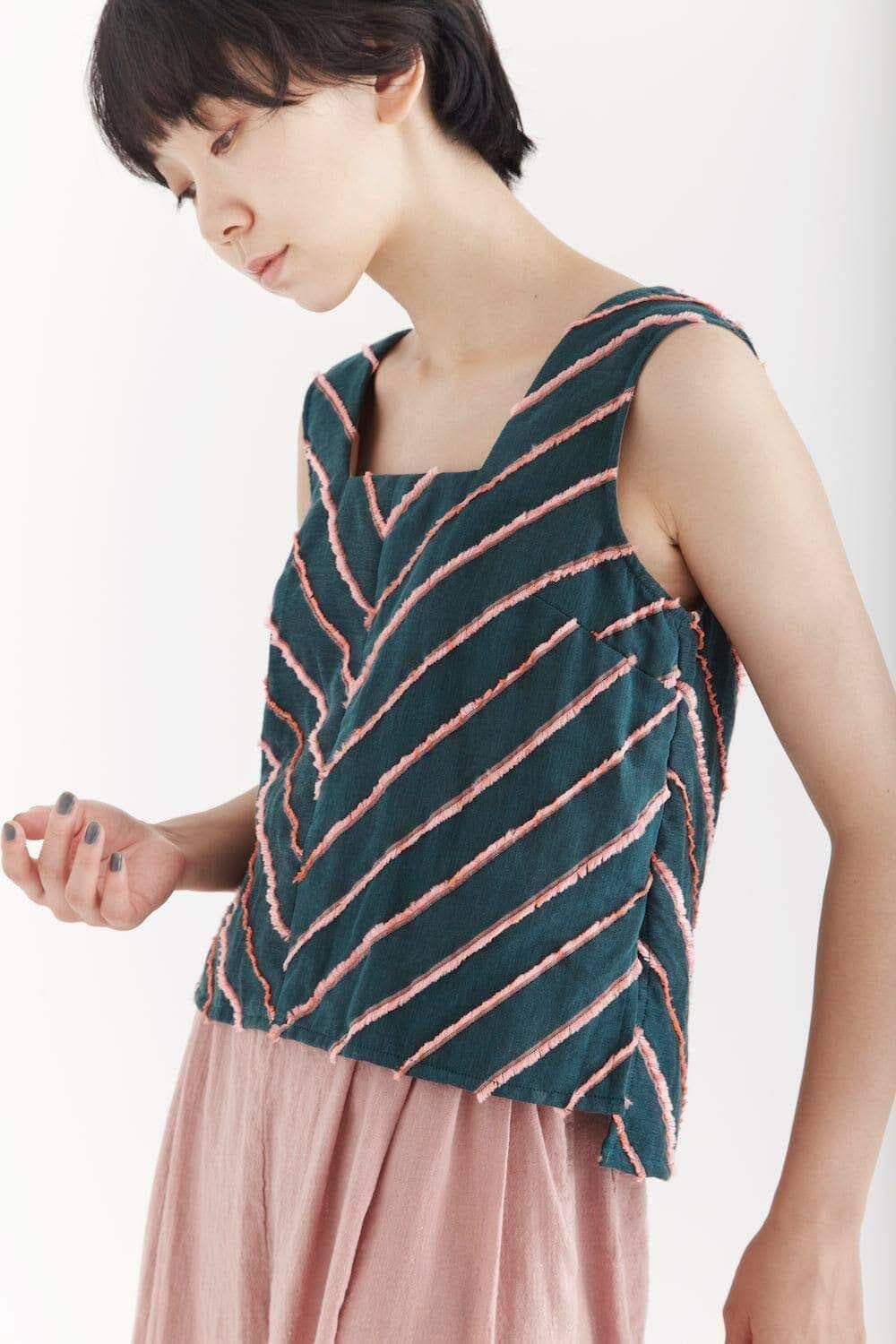 YURTAO ユルタオ スクエアノースリーブトップス ベスト 木下桃子 作家 YURTAO】neon line スクエアノースリーブトップス＜green × pink＞ | zuhka