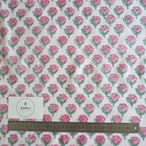 ブロックプリント生地【50cm単位】インド綿 小花柄 白×ピンク×グリーン #57729-WT2