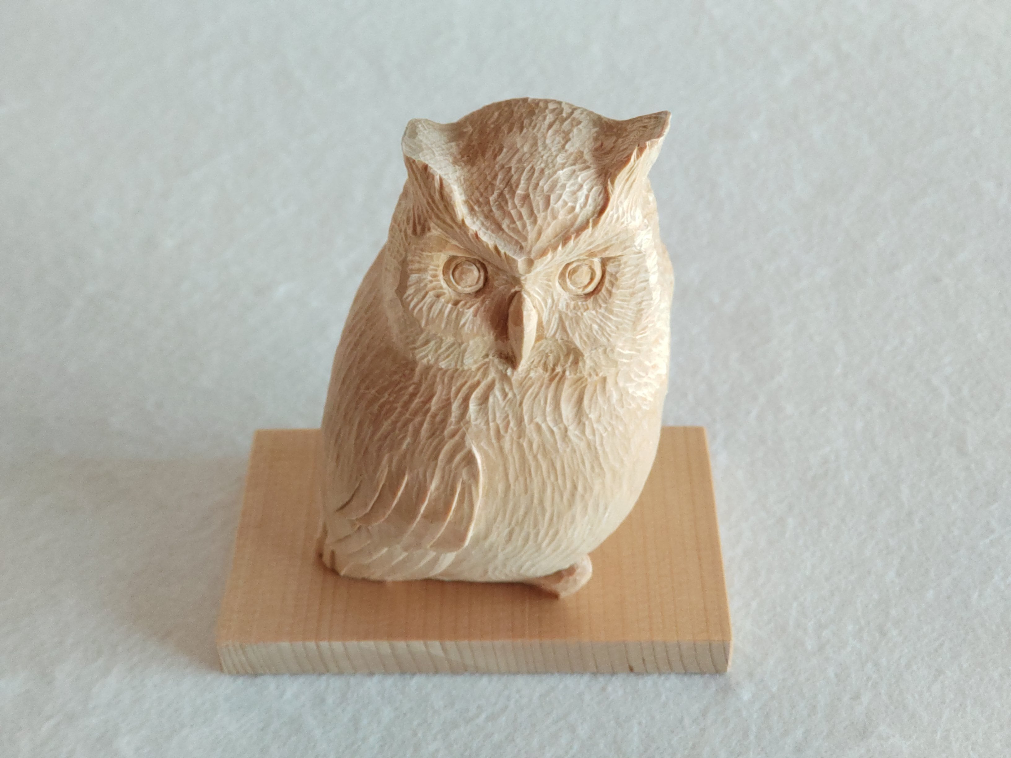 木彫り ふくろう 青森ひばの小さめ置物 | 青森ヒバ木工 ARAJIN