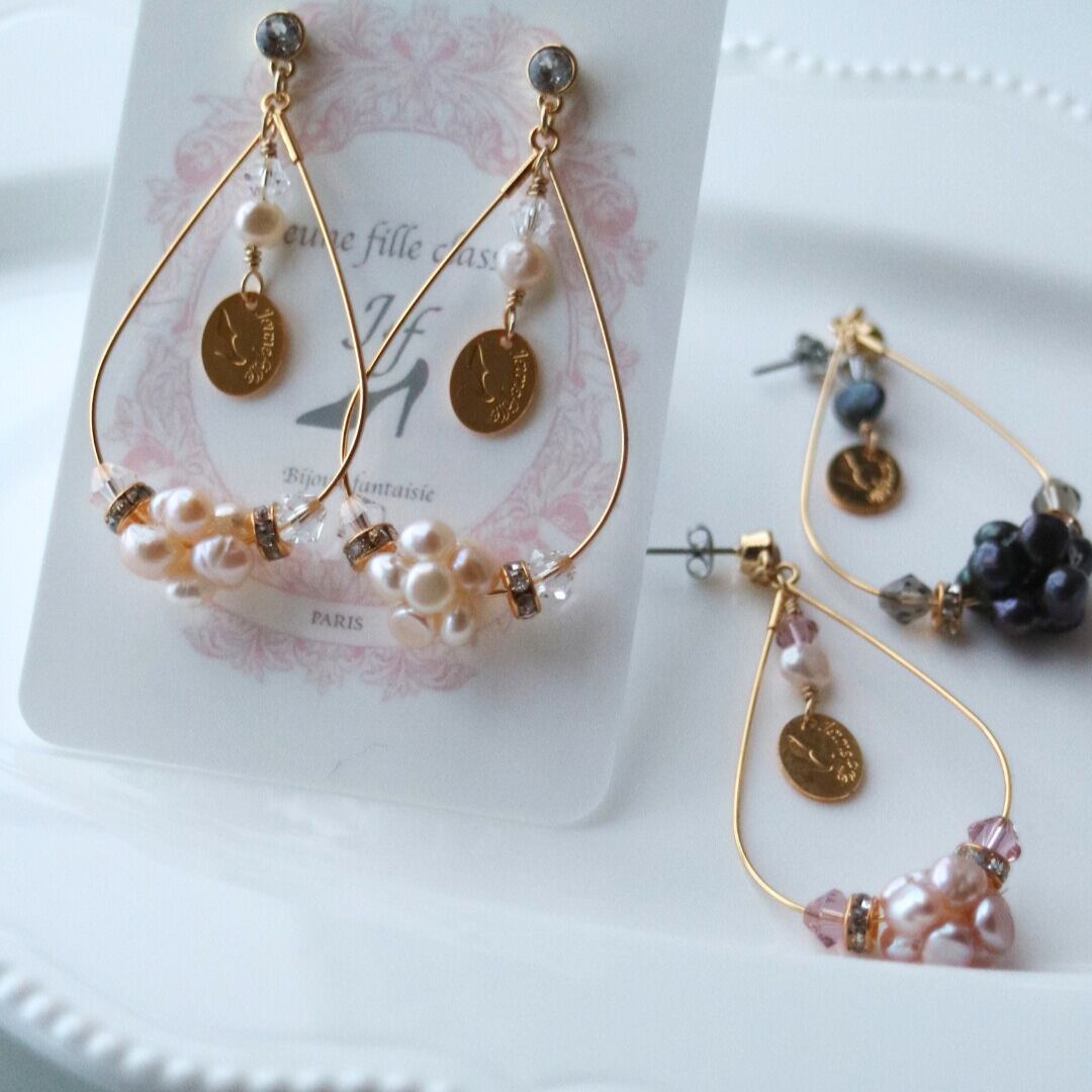 耳元で輝く、上品なフレンチスタイル 淡水パールフープピアス