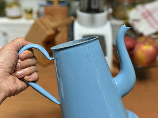 フレンチアンティーク ホーロー製水色のティーポット(B)