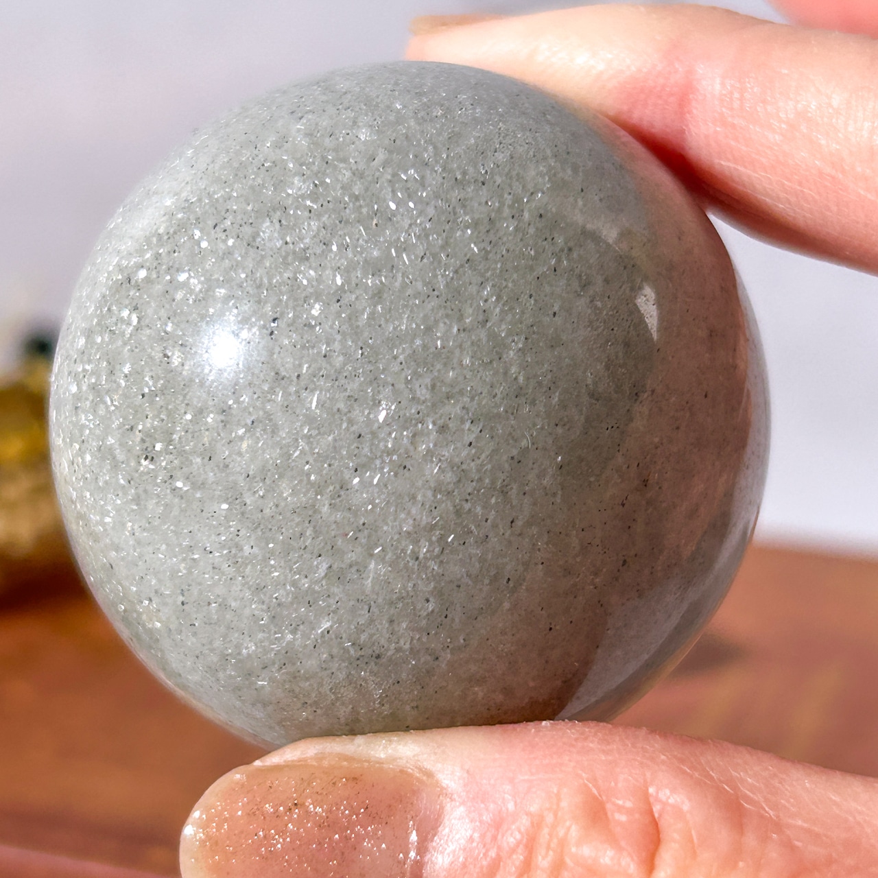 シルバーストロベリーマイカ スフィア