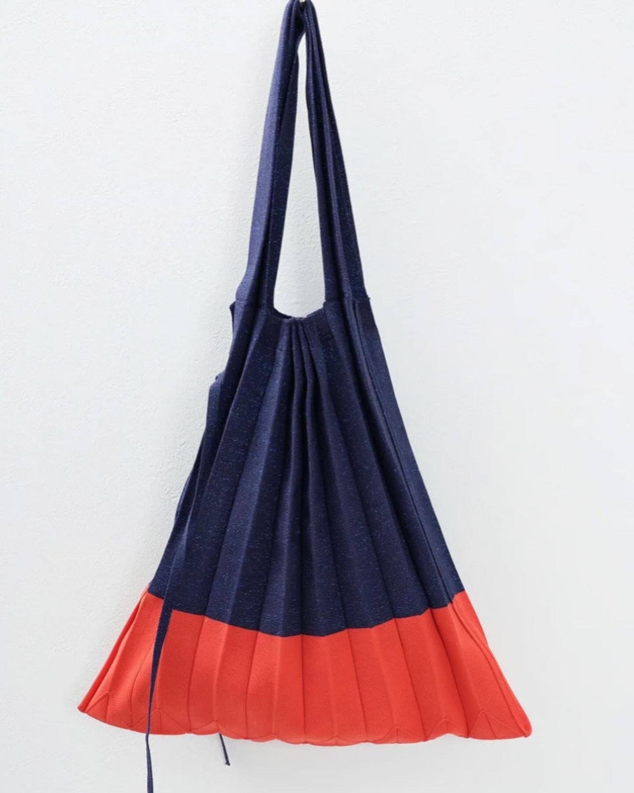 シーシークロス　C.C.CROSS　ラメ糸プリーツ配色BAG