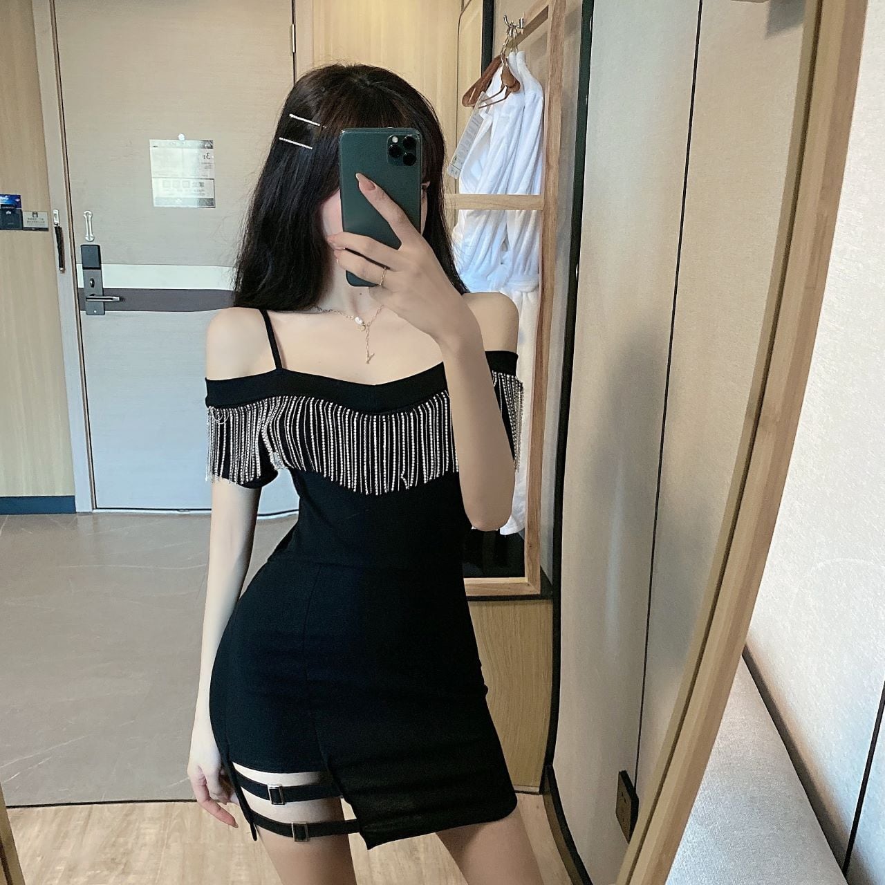 送料無料 キャバ ドレス ミニ ミニ丈 フリンジ セクシー タイト レディース ブラック 黒 パーティードレス ワンピ キャバ嬢 きれいめ 清楚 お嬢様 大きいサイズ Xl キャバクラ パーティードレス ワンピース いい女 細身 スリム ハイウエスト 個性的 大胆 露出 ワンピ
