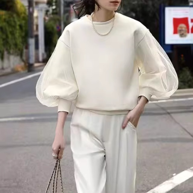 Cropped sweatshirt with mesh‑spliced puff sleeves (SN350)