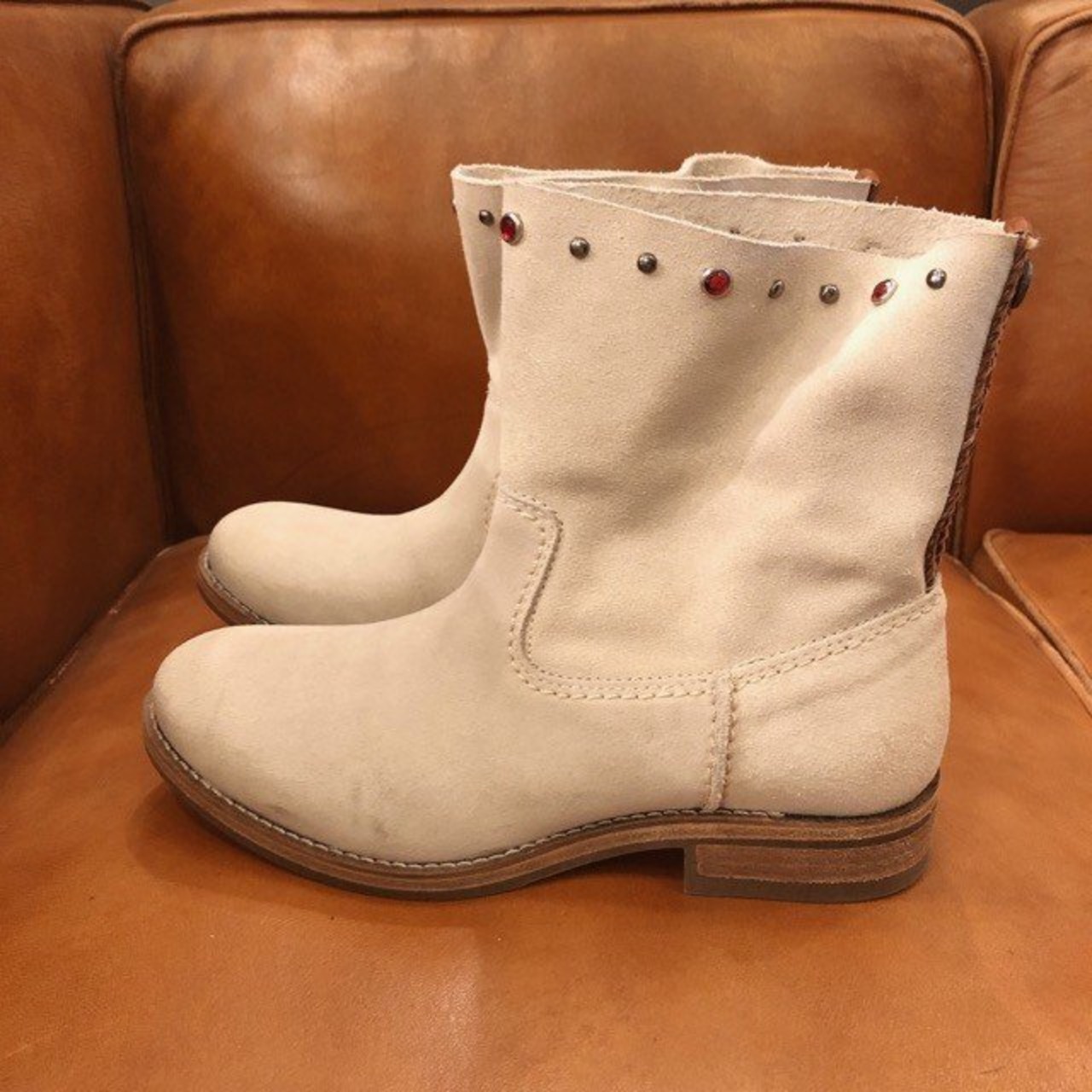 KOAH France スタッズスエードショートブーツ