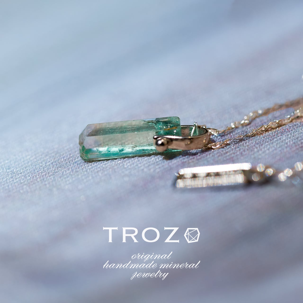 020 Water Lilies Collection】 エメラルド 鉱物原石 シルバー925