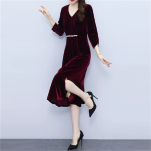 【送料無料】 ロングドレス 2色 ワンピース 衣装 カラードレス ひざ丈 ミモレ 長袖 Vネック Aライン フレア キラキラ ビジュー パール ベロア 厚手生地 エレガント 可愛い 大人可愛い きれいめ シンプル カジュアル シック コンサバ 華やか 大人 上品 おしゃれ お洒落 主役級 こなれ感 高見え 高級感 無地 秋 冬 20代 30代 40代 レディース 女性用 お出かけ 女子会 お呼ばれ 休日 お茶会 入学式 入園式 結婚式 二次会 パーティ 演奏会 着回し 普段使い ファッション 存在感