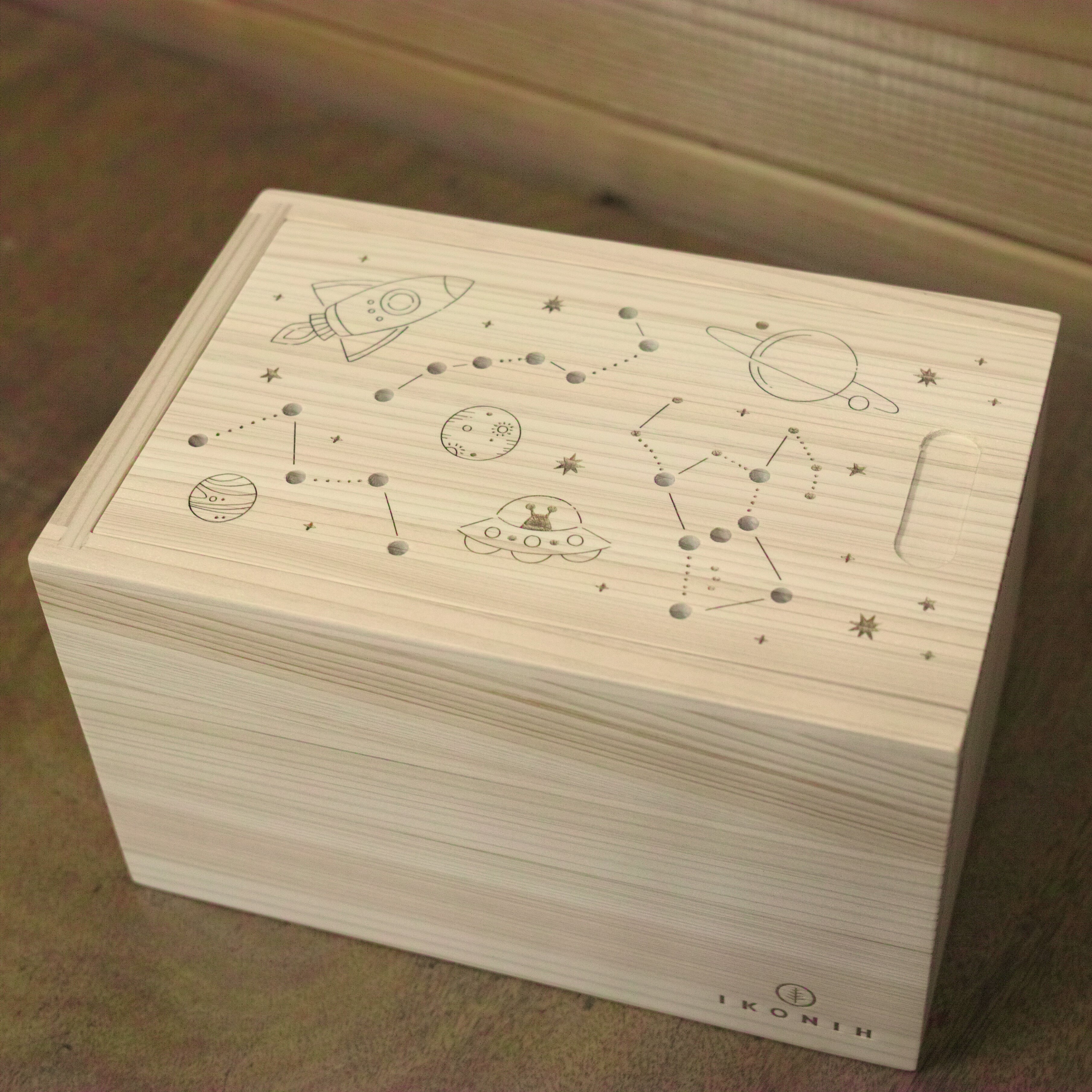 天体望遠鏡セット ｜ 星座を学ぶ | 木のおもちゃ 家具の通販 IKONIH OSAKA