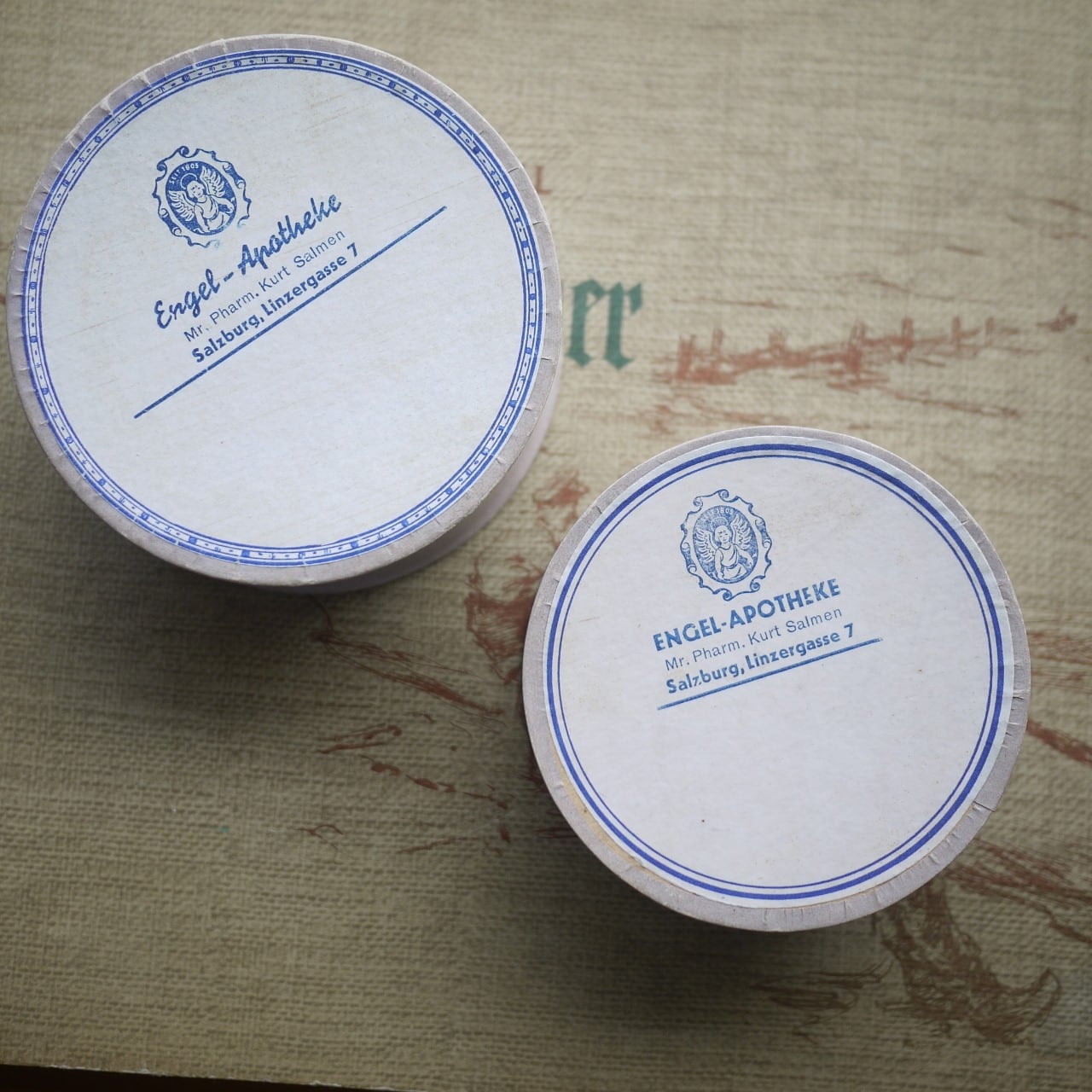 オーストリア エンゲル薬局 ザルツブルク 紙箱大小