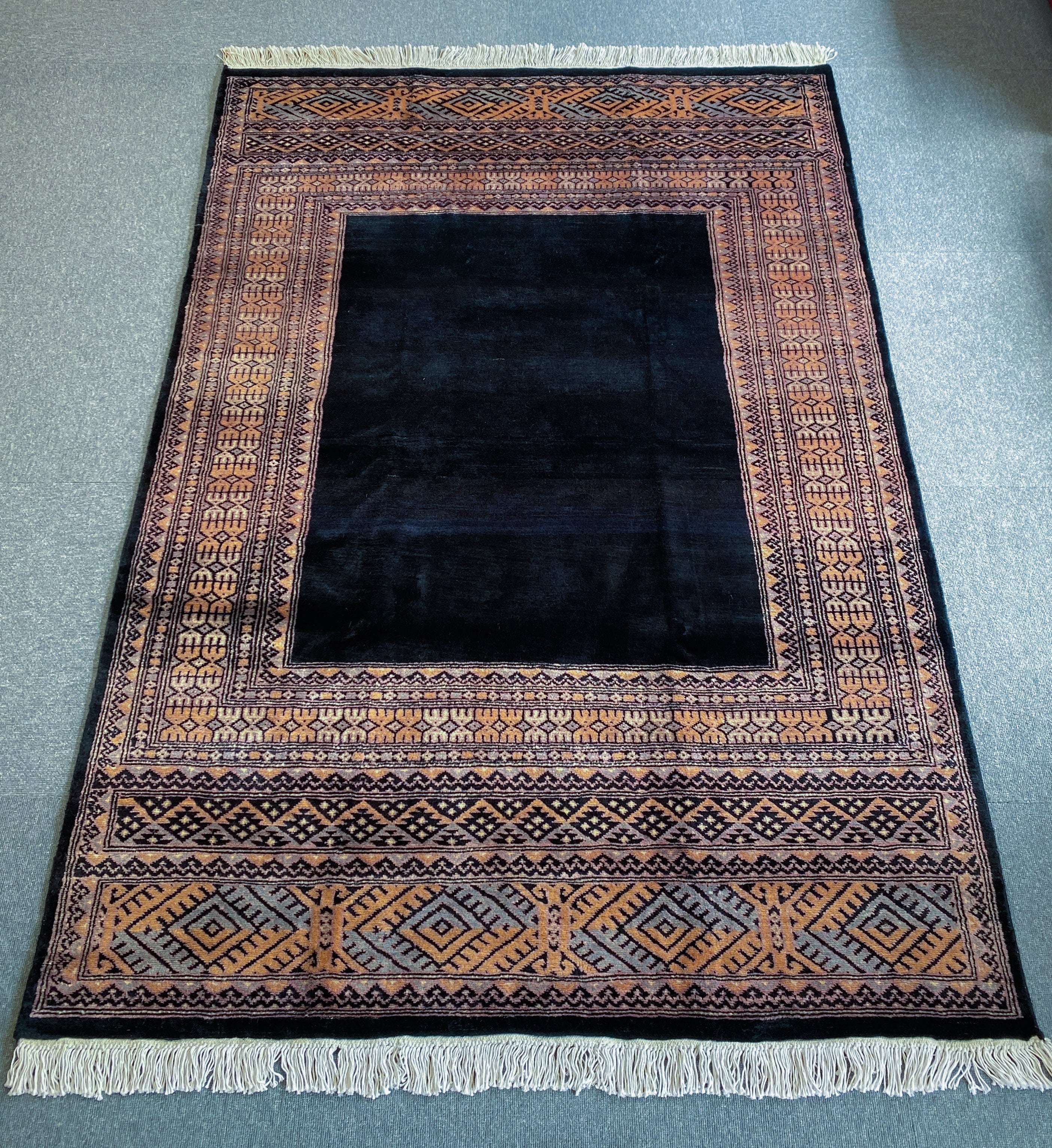 179×125cm【パキスタン手織り絨毯】 | Decorworks