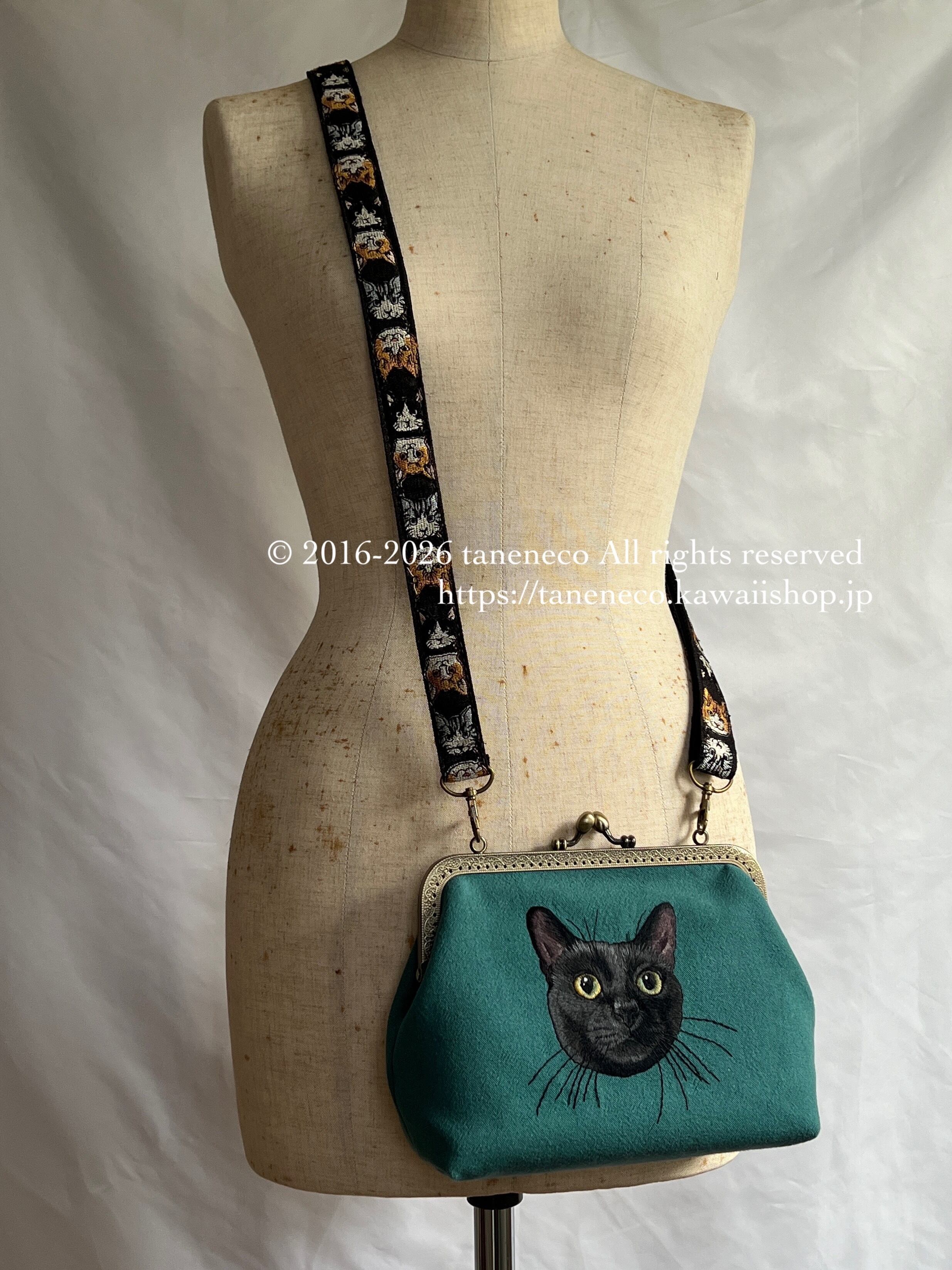 taneneco手刺繍『Gatto Nero ‐黒猫‐』がま口ポシェット | Taneneco Shop