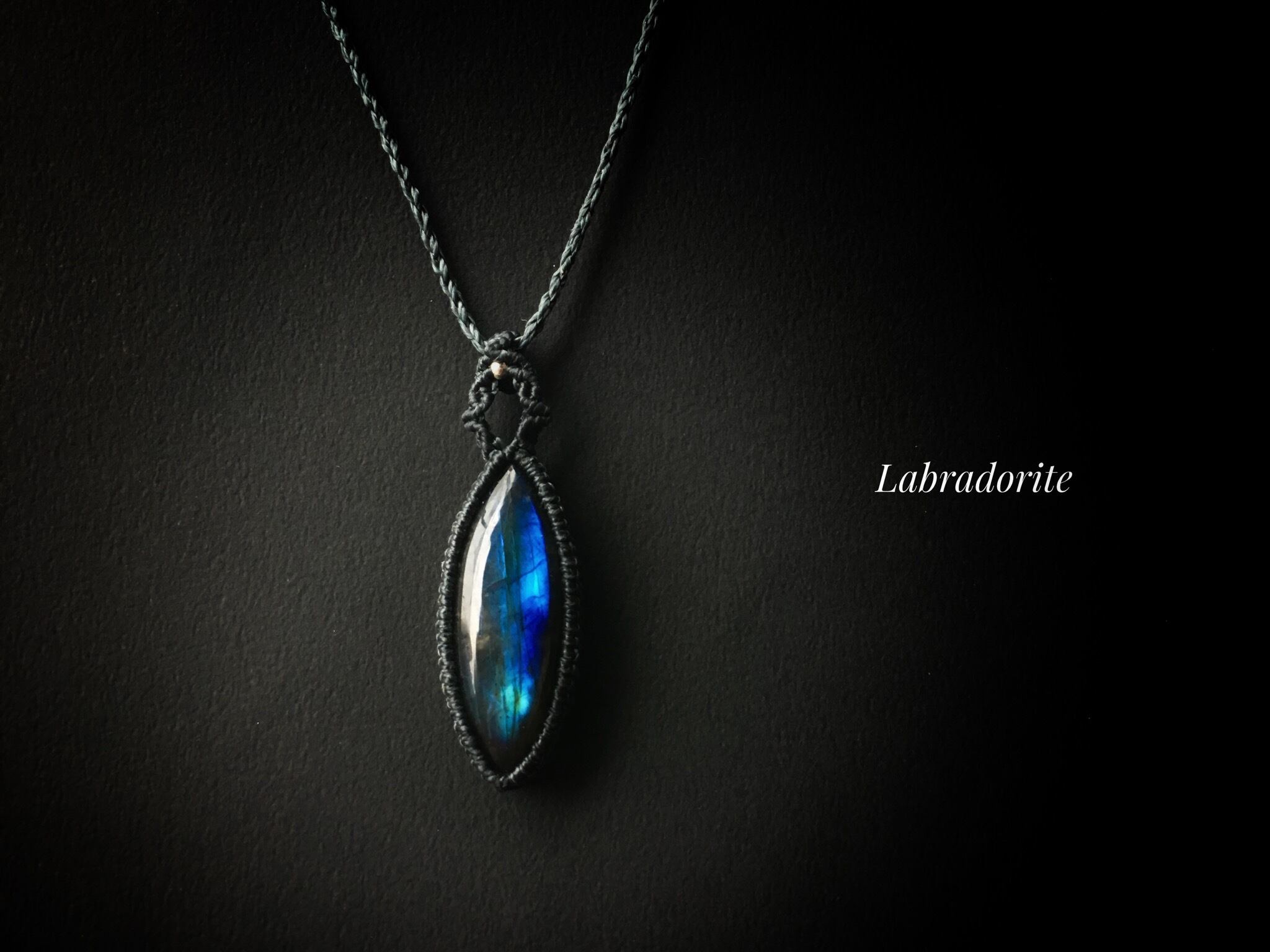 ラブラドライト macramé necklace