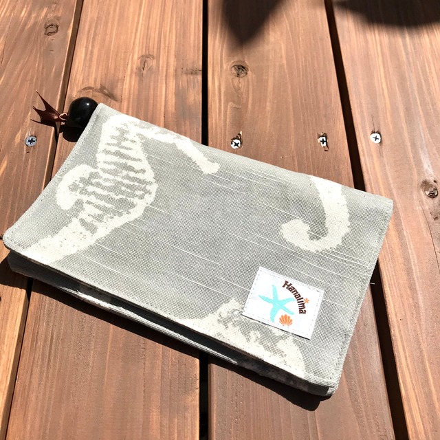 ライトグレー(タツノオトシゴ)