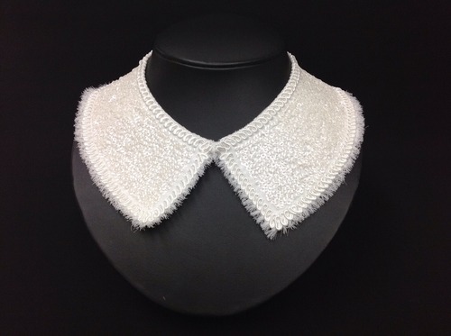 ラスト1点【キッズ】LCK-059 WH 子供用ランダムスパンコールつけ襟（ホワイト）