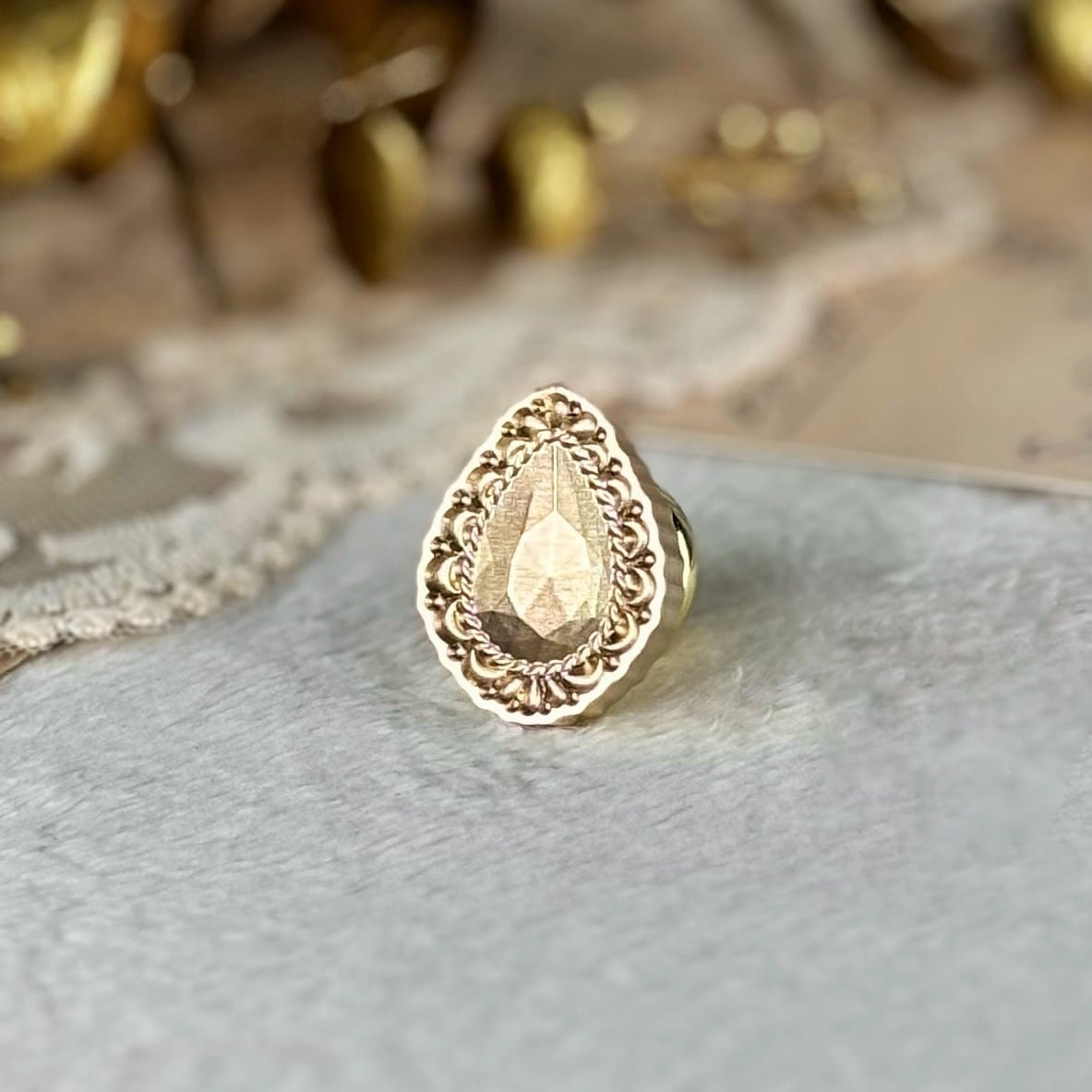 【縦24㎜×横18㎜】ダイカット ジュエルブローチ #SWH-547