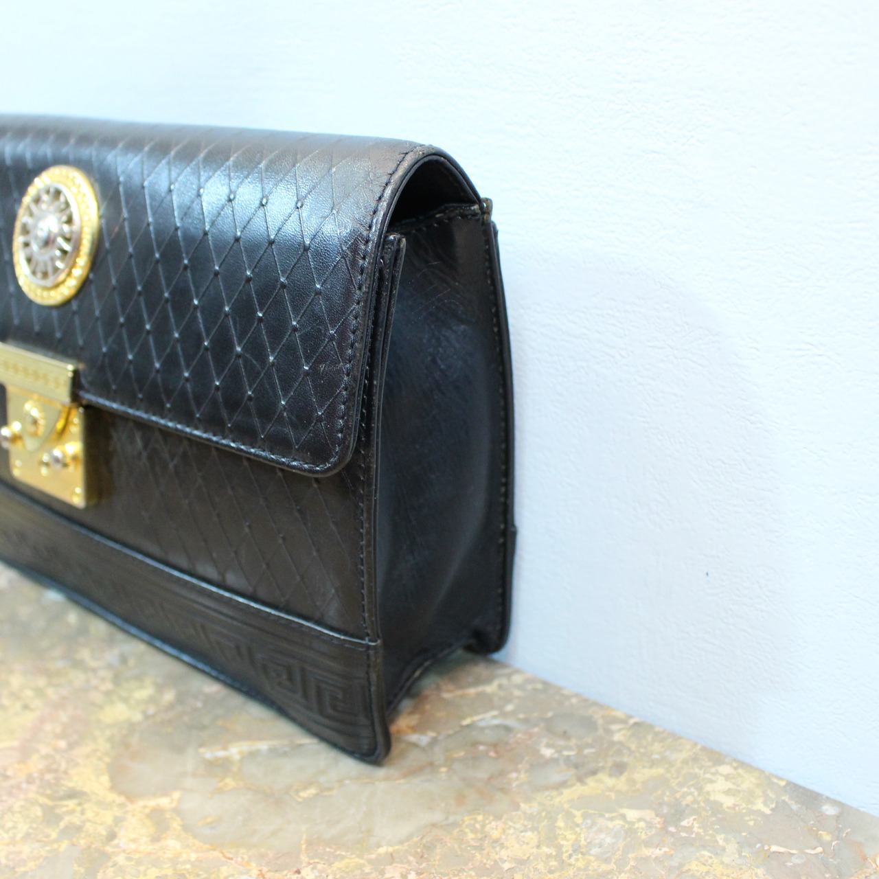 2000000026756 GIANNI VERSACE MEDUSA LOGO LEATHER CLUTCH BAG 