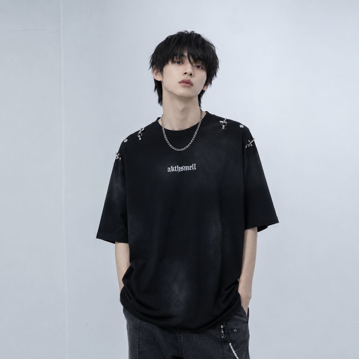 Street antique buckle T-shirt 0003