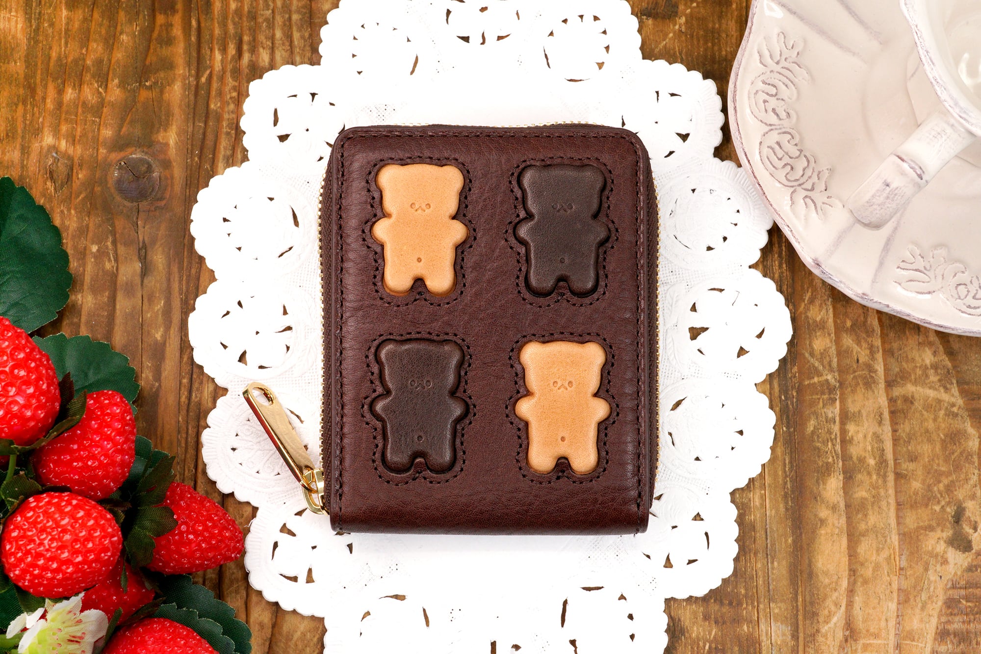 くまちゃんブラウニーマルチミニ財布（本革製）／お菓子な革小物