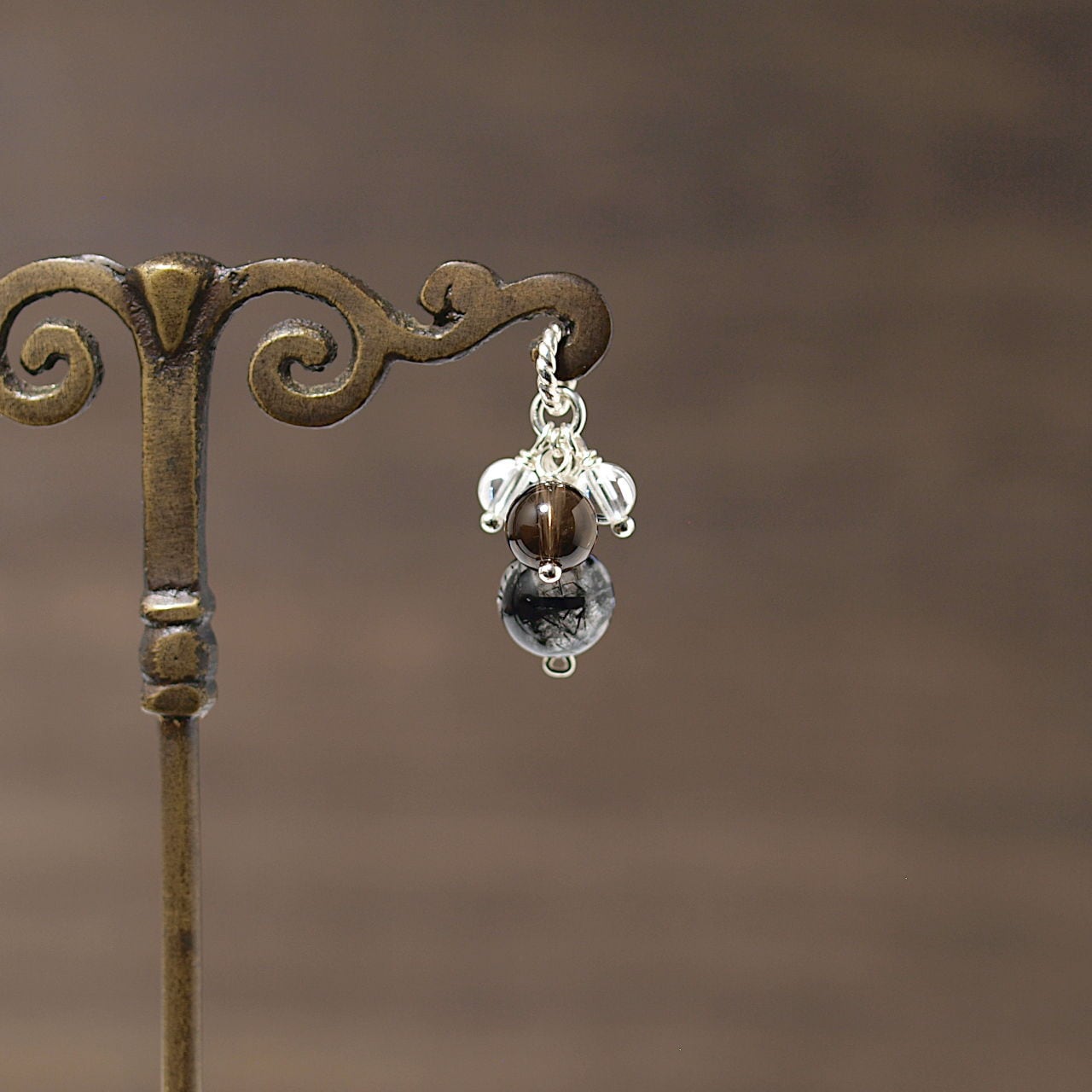 ヒマラヤ水晶　ブラックトルマリン入り水晶 極上超透明！ブラックトルマリン入り！インド産ヒマラヤ水晶28.5g