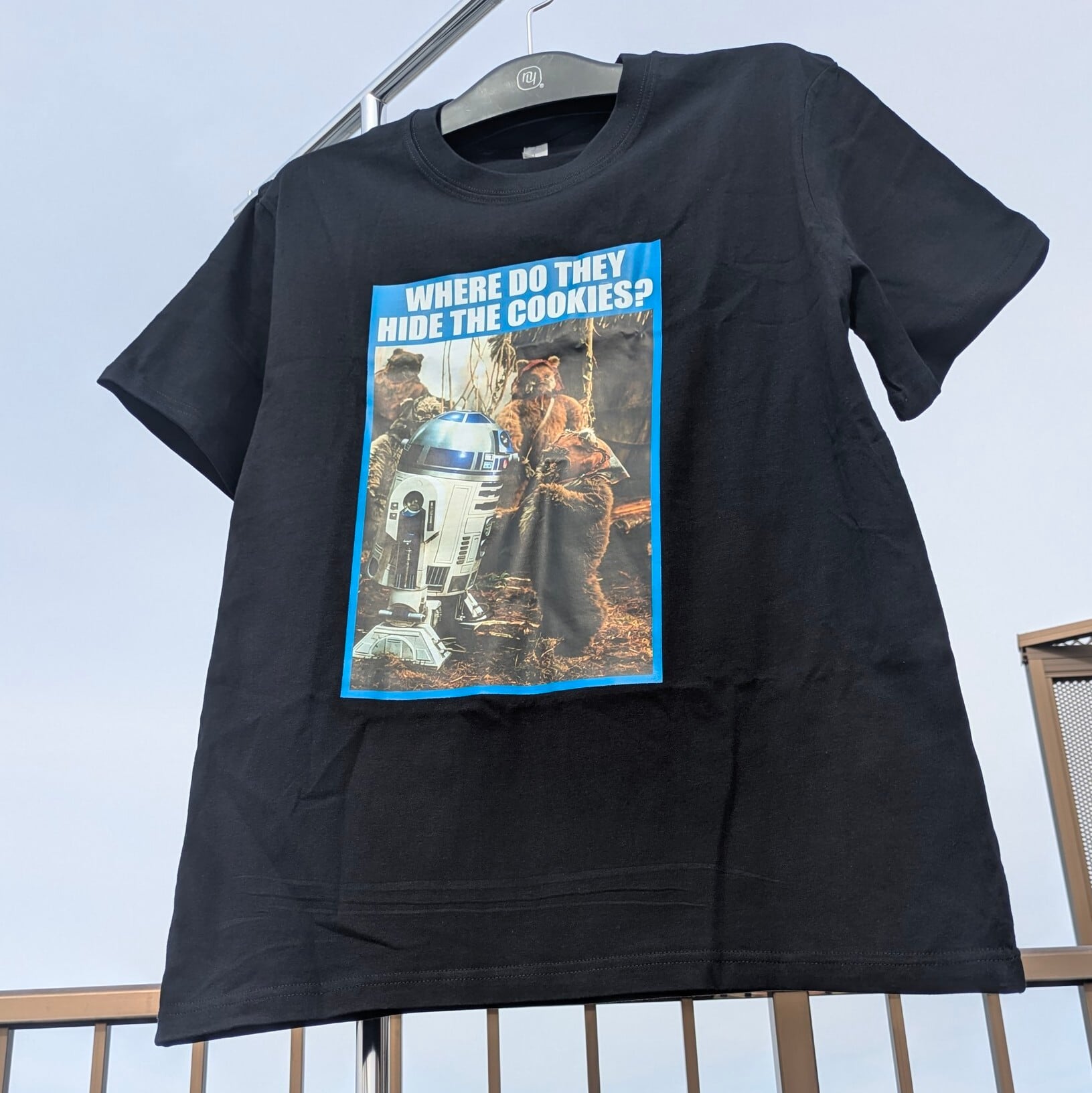 【 STARWARS / スター・ウォーズ  】『 WHERE DO THEY HIDE THE COOKIES? 』Ewok / イウォーク / Tシャツ〚アメリカン雑貨 アメトイ〛