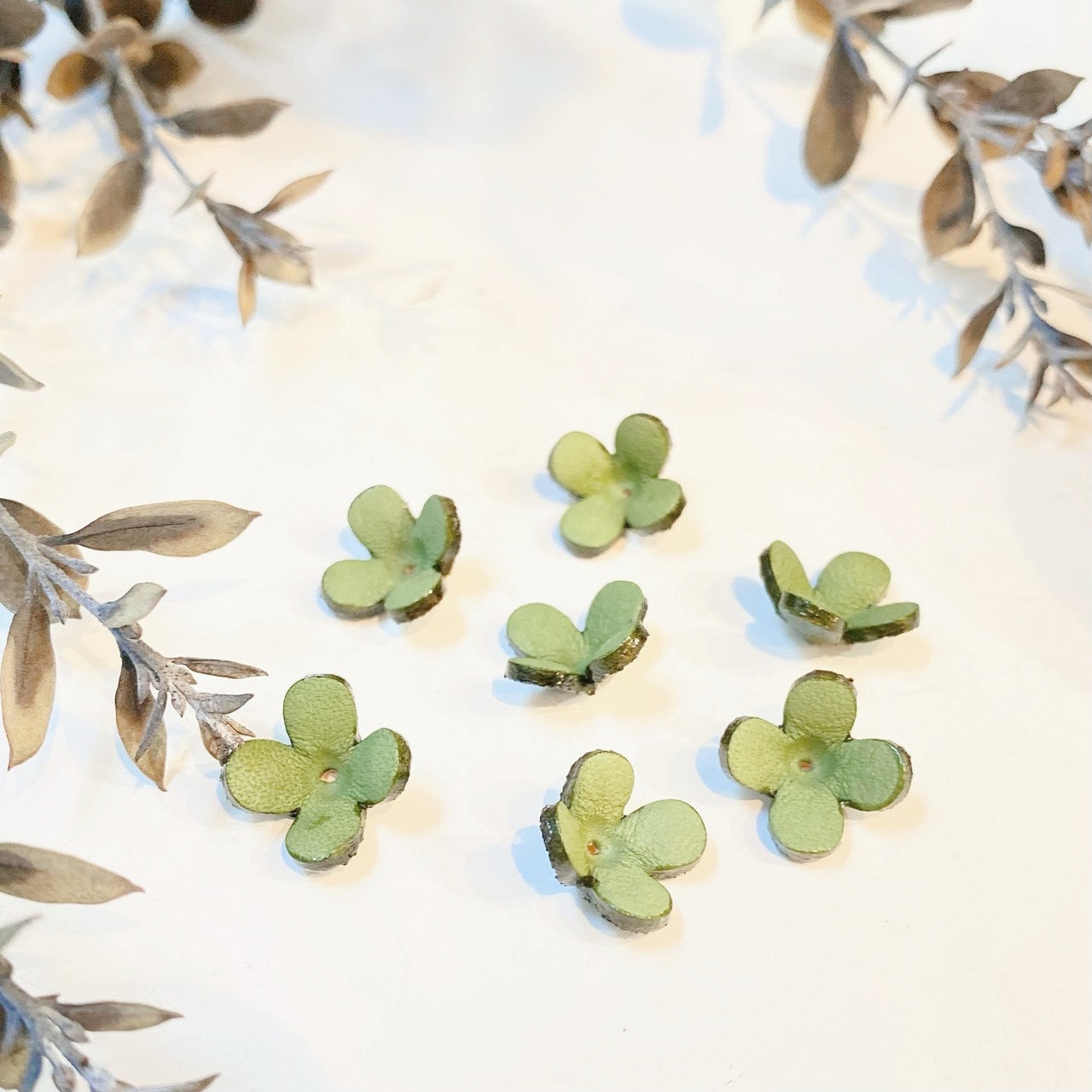 【アウトレット】カランコエ (ピン無しタイプ)7個入(オリーブ） - 1