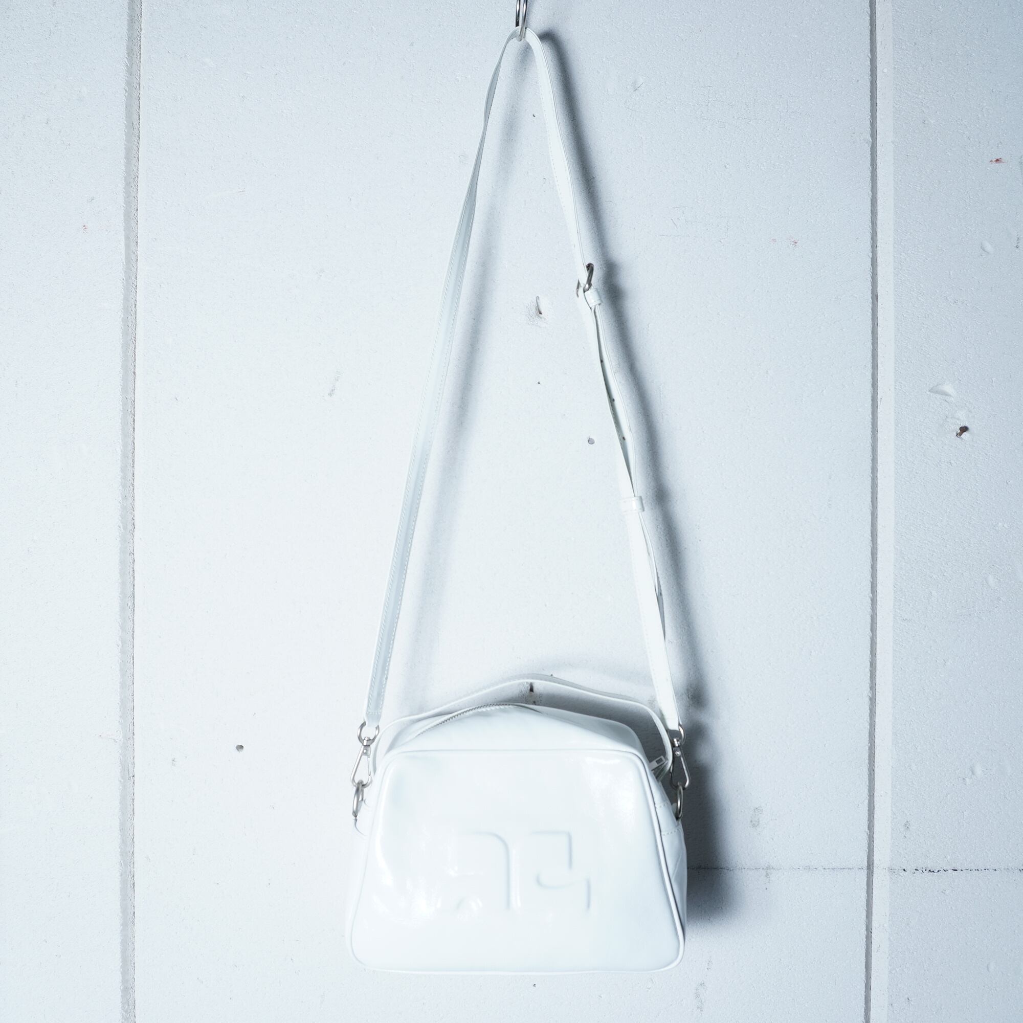 【極美品】Courrèges ハンドバッグ　クレージュエナメルバッグ　y2k Courrèges】クレージュ 近年モデル 