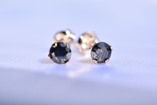 【K10】ブラックダイヤモンドのピアス