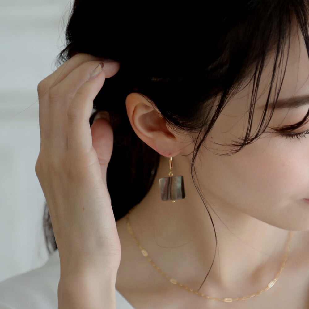 (保留）シェル　パープル＆ブラックグラデーション　ピアス＊イヤリング 保留）シェル パープル＆ブラックグラデーション ピアス